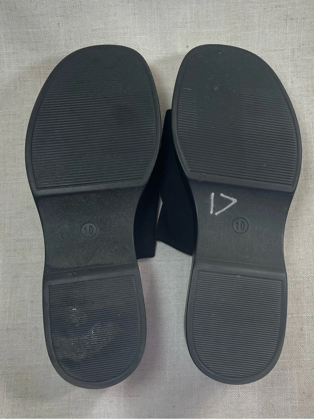 Report Black Platform Y2K Style Slides